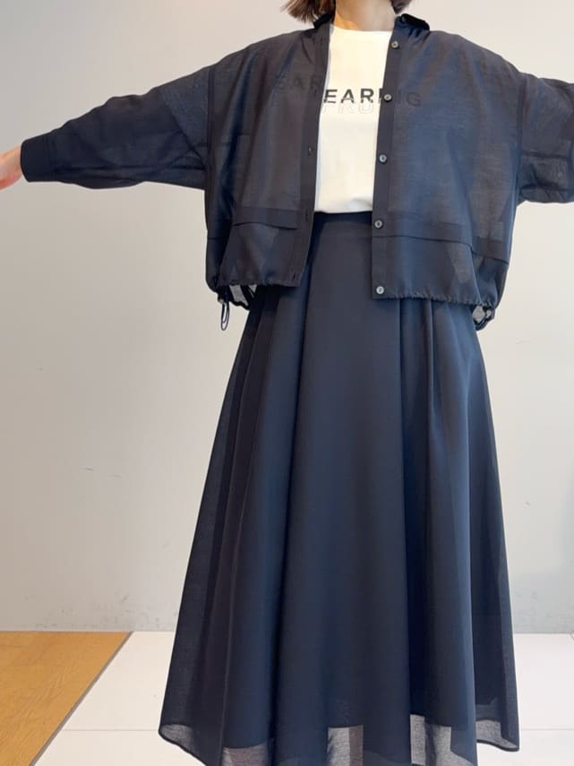 murayamaさんの「INDIVI｜【接触冷感／洗える／2WAY】ドロスト付 シアーシャンブレーシャツ」を使ったコーディネート