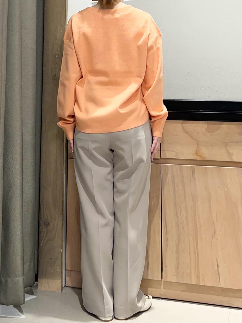 かのさんの「THE SHOP TK｜【S-XLサイズ/上品見えが叶う】Vネックニット/洗濯機OK」を使ったコーディネート
