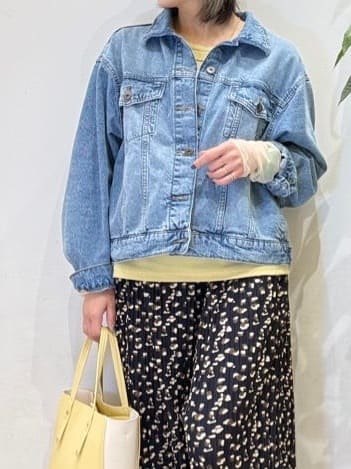 misakiさんの「SHOO･LA･RUE｜【SHOO・LA・RUE DENIM】羽織るだけでこなれる　オーバーサイズデニムジャケット」を使ったコーディネート