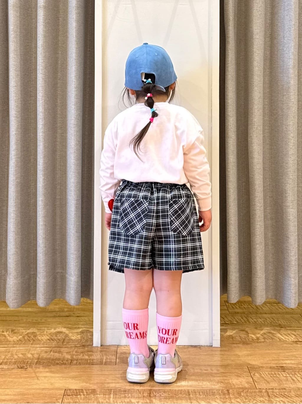 愛さんの「SHOO･LA･RUE｜【100-150cm】チェックスカパン」を使ったコーディネート