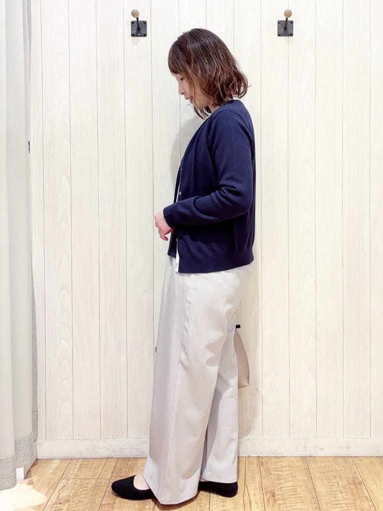 あいこさんの「SHOO･LA･RUE｜【洗濯機可/S-LL/アンサンブル可】すっきりと好印象 配色クルーネックニット」を使ったコーディネート