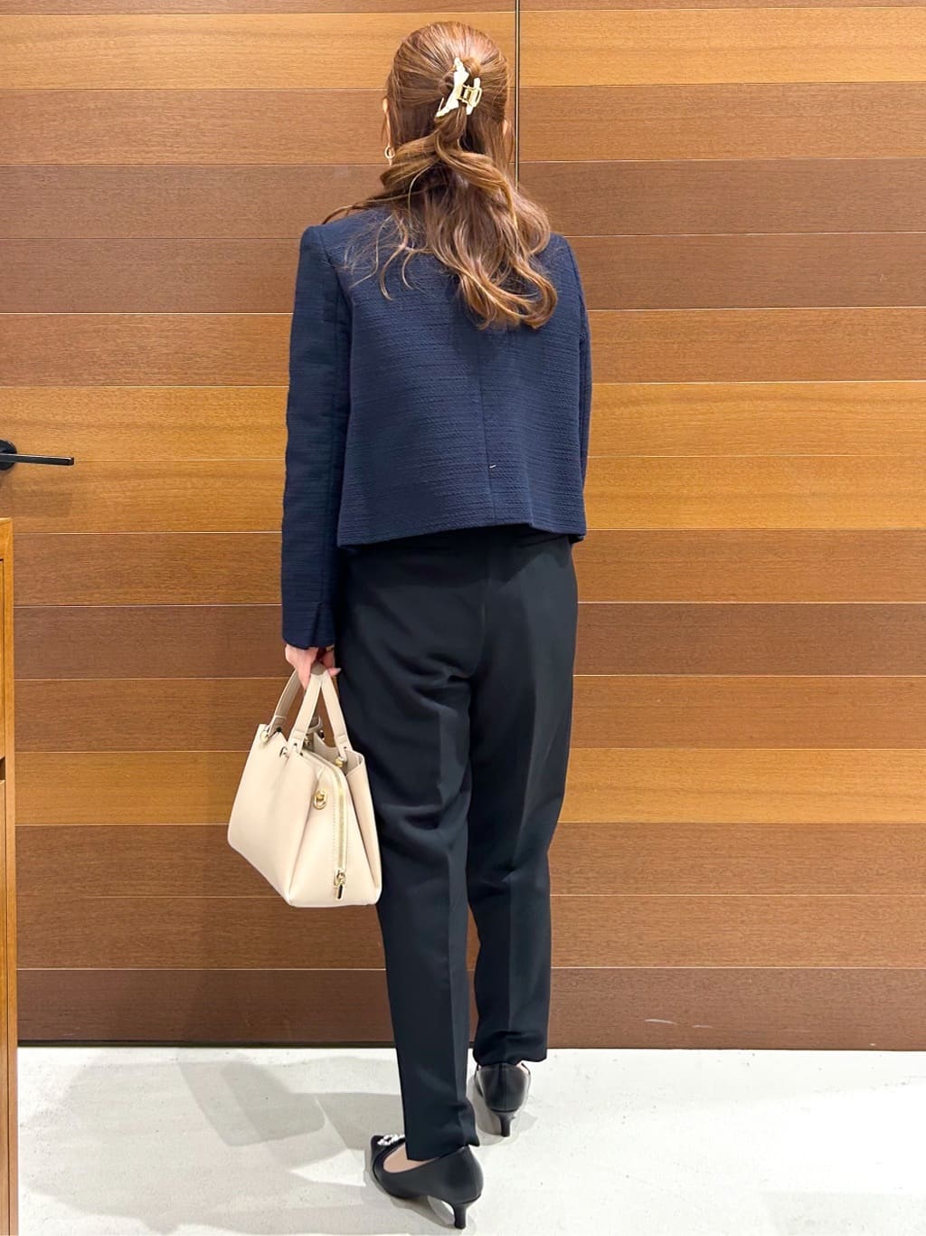 yumiさんの「OPAQUE.CLIP｜《通勤／セットアップ対応》 Vネックジャケット／ダブルクロス【洗濯機OK】」を使ったコーディネート