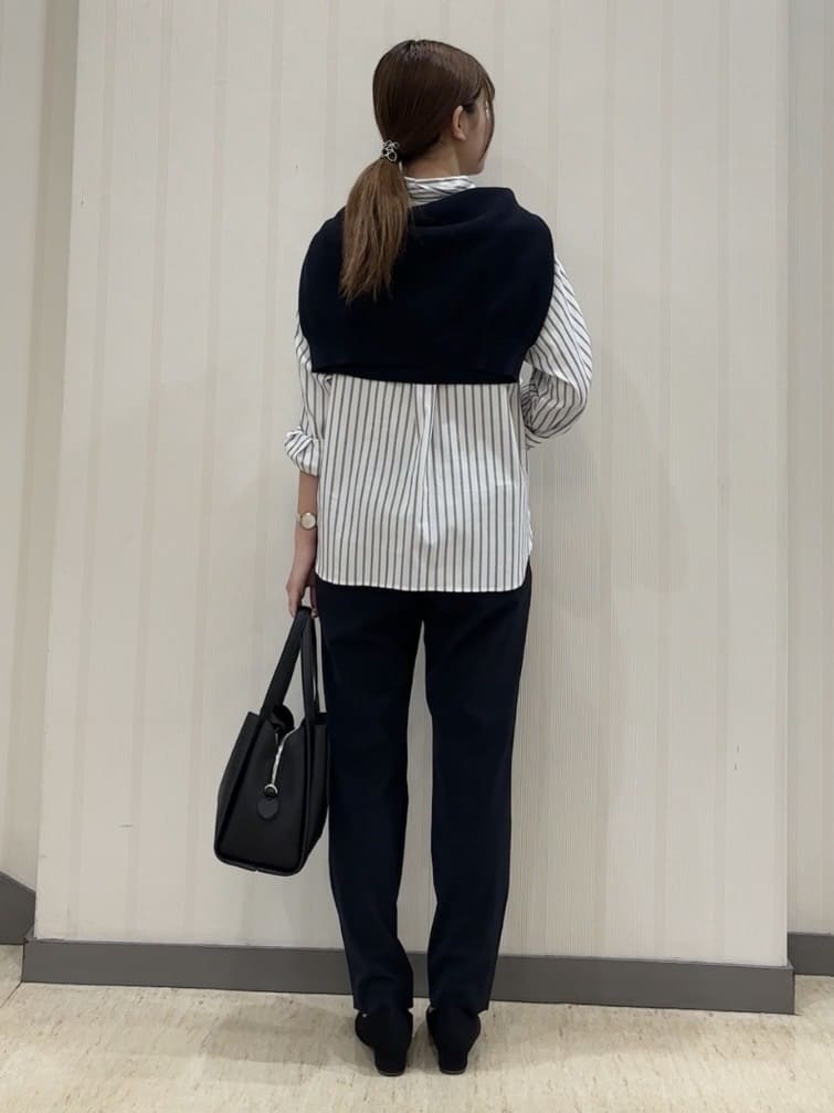 ちひさんの「INDIVI｜【褒められパンツ／高ストレッチ】タックテーパードパンツ」を使ったコーディネート