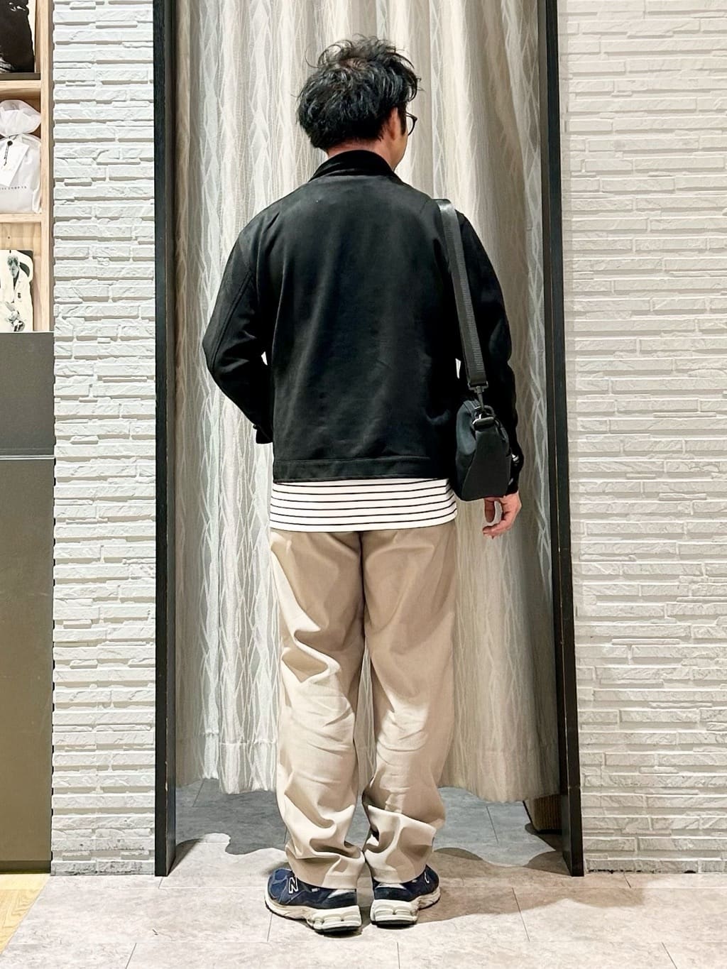 KENJI Iさんの「THE SHOP TK｜【スタイルを選ばず着られる】ワンポイント 長袖Tシャツ 洗濯機OK/UVカット/毛玉になりにくい」を使ったコーディネート