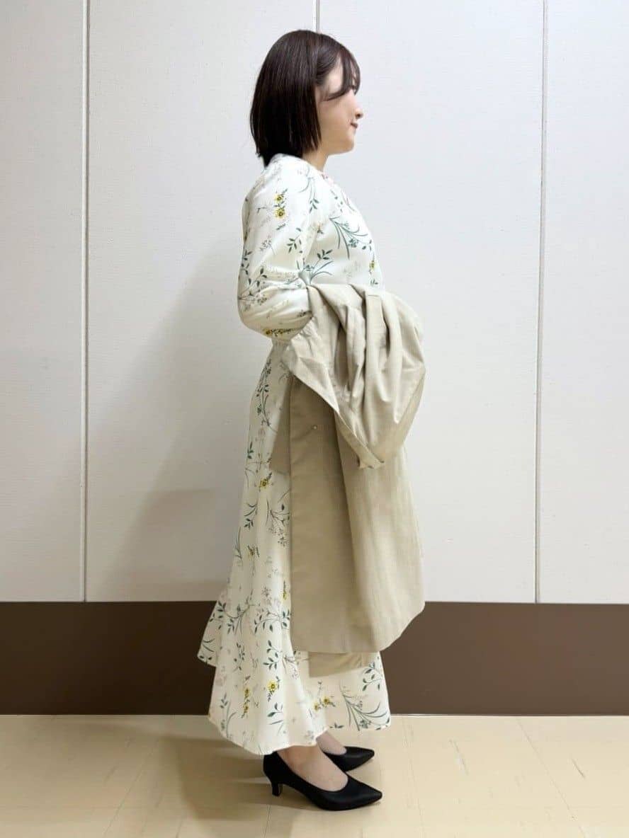 Rikoさんの「INDIVI｜【撥水／軽量】ミニマル スタンドカラーコート」を使ったコーディネート