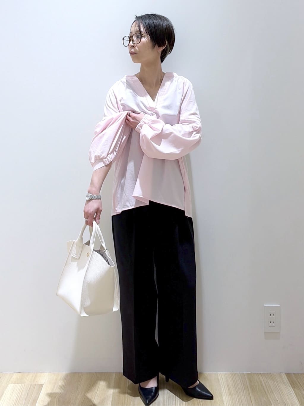えりさんの「OPAQUE.CLIP｜スキッパーボリュームスリーブブラウス【洗濯機OK】」を使ったコーディネート