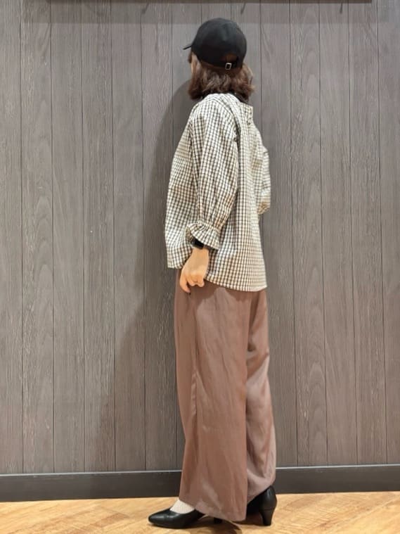 meiさんの「SHOO･LA･RUE｜【セットアップ可/洗濯機可】上品チェックが好印象 ゆるさら6分袖ブラウス」を使ったコーディネート
