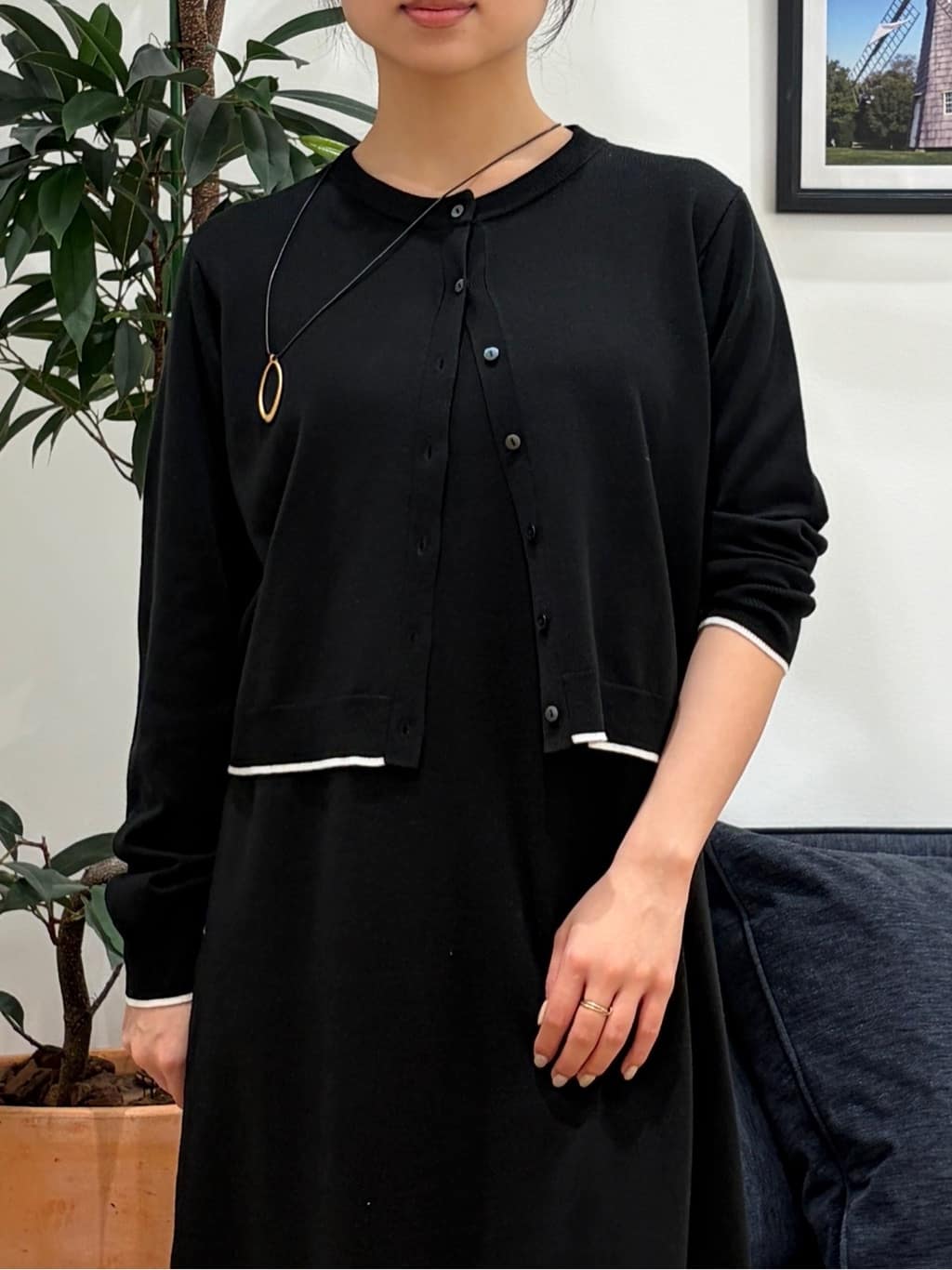 reinaさんの「Dessin｜【2点セット・洗える】ニットカーディガン&times;ノースリーブワンピース」を使ったコーディネート