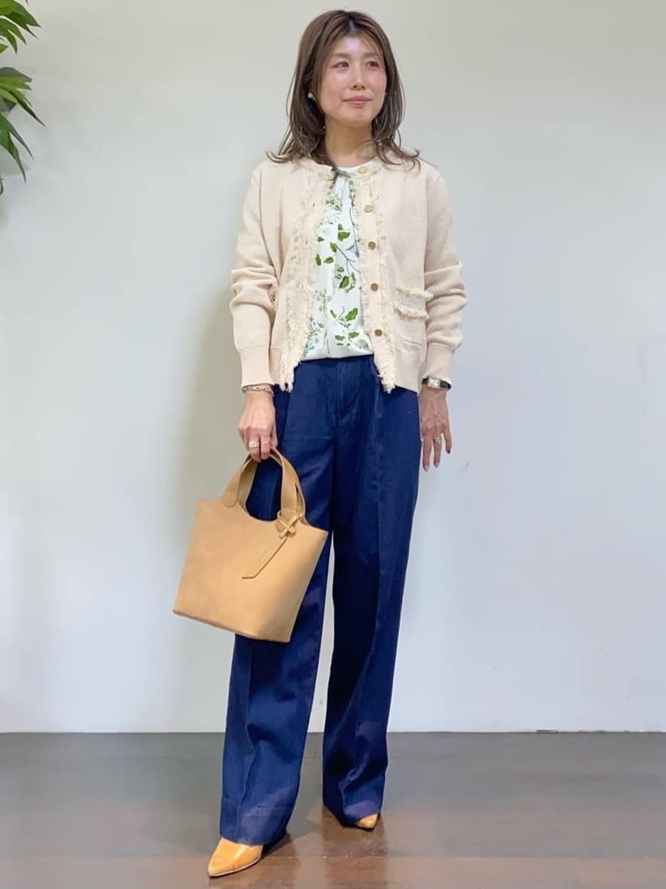 tomoさんの「UNTITLED｜◆【セットアップ可/ワイド】ライトウェイトデニムパンツ」を使ったコーディネート