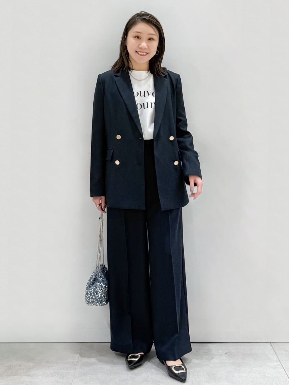 yuka.aさんの「OPAQUE.CLIP｜ロゴプリントロングTシャツ【洗濯機OK】」を使ったコーディネート