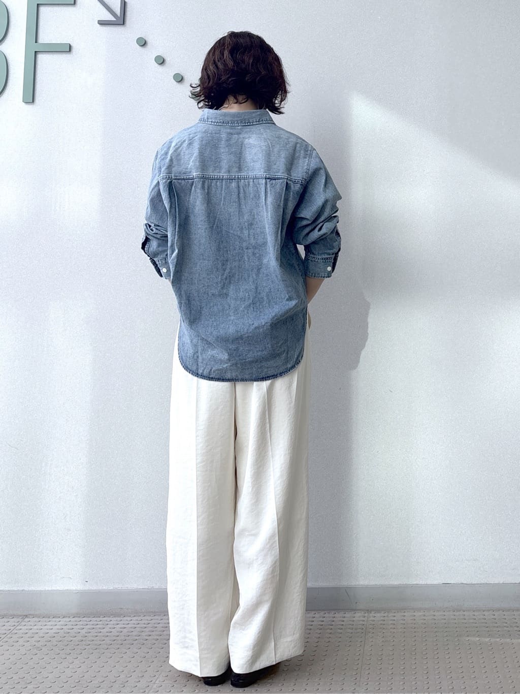 saitoさんの「DRESSTERIOR｜Americana（アメリカーナ）&times;TEMBEA PVCコーティング巾着」を使ったコーディネート