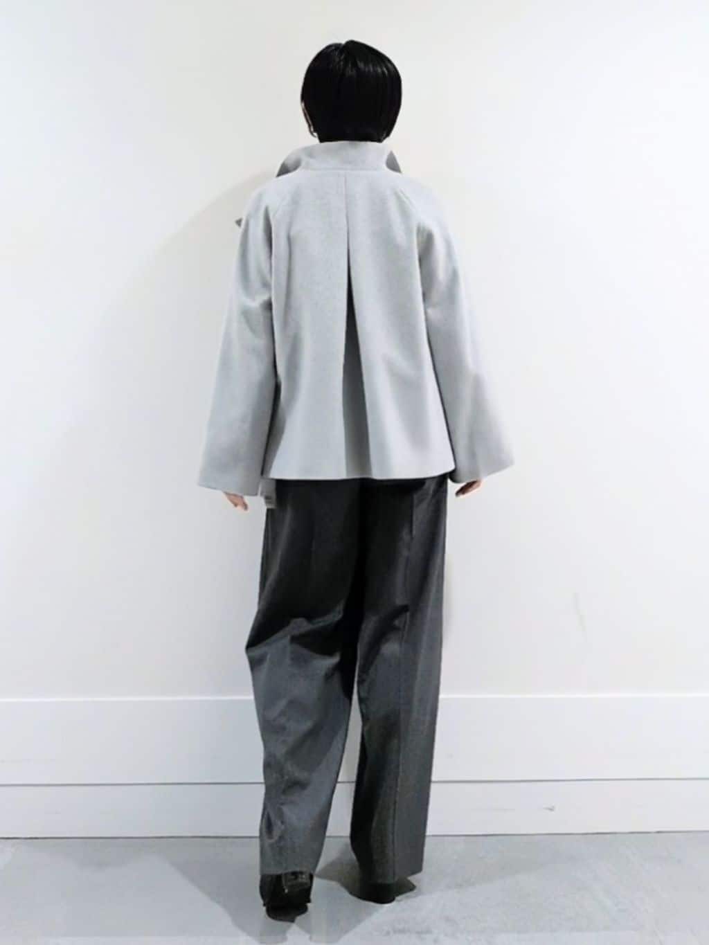 ミズタさんの「UNTITLED｜【着回しが効く／オンオフアウター】ウールショートコート」を使ったコーディネート