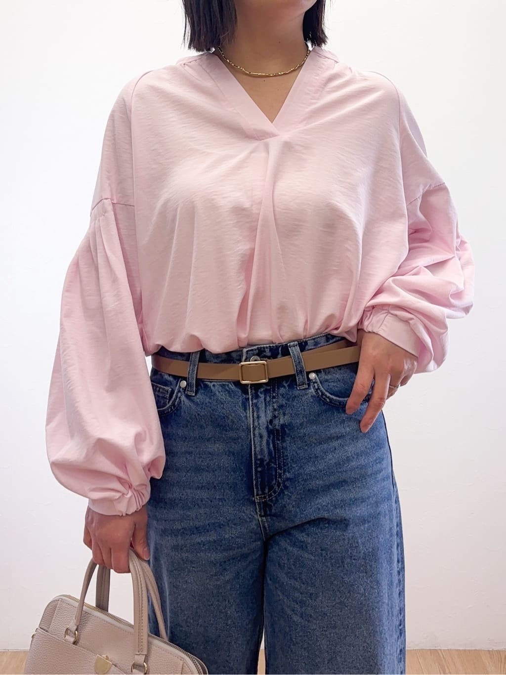 Takeさんの「OPAQUE.CLIP｜ワイドストレートデニムパンツ【洗濯機OK】《S～LL》」を使ったコーディネート