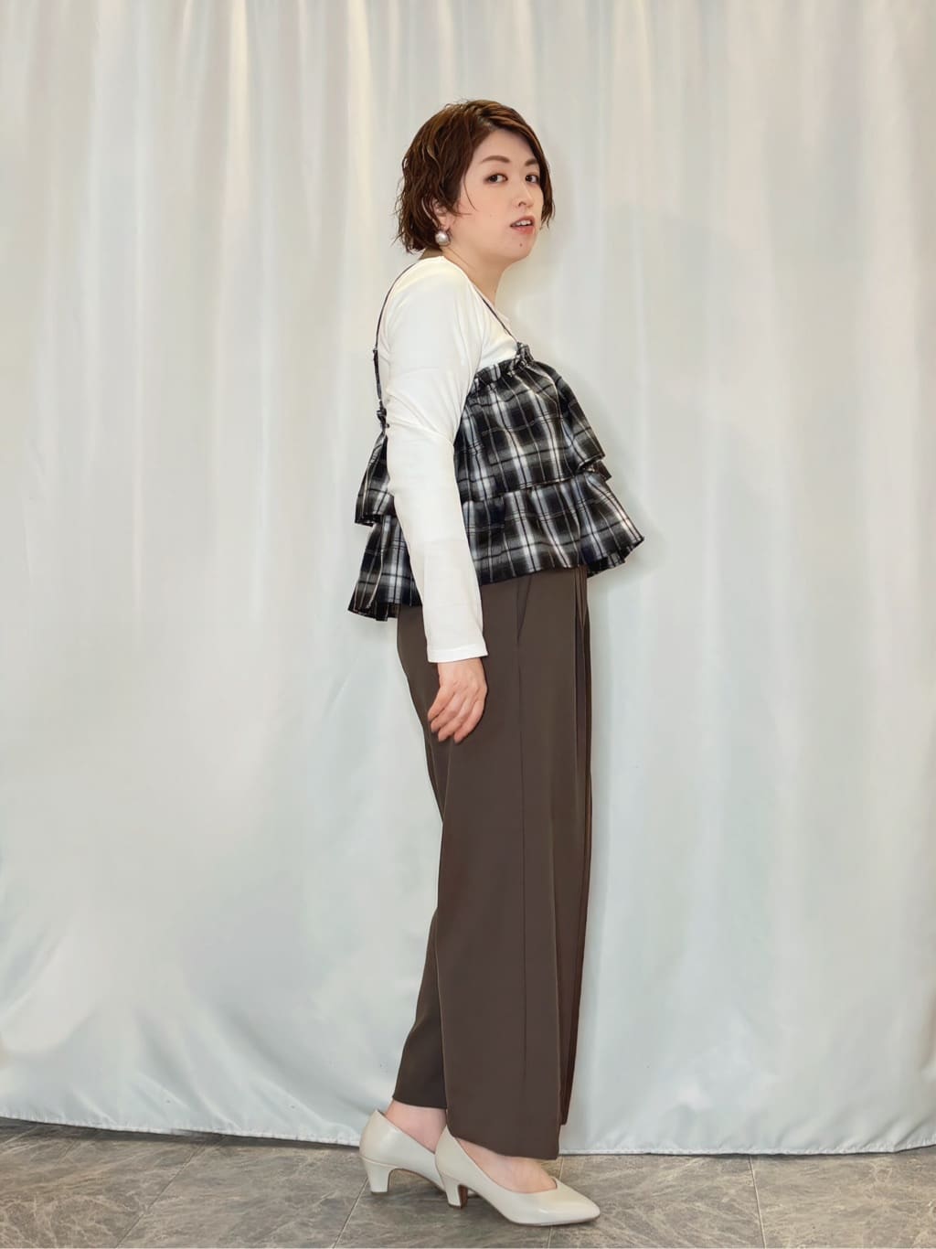 たみさんの「SHOO･LA･RUE｜【2点セット】チェック柄フリルキャミビスチェ&times;テレコロンT」を使ったコーディネート