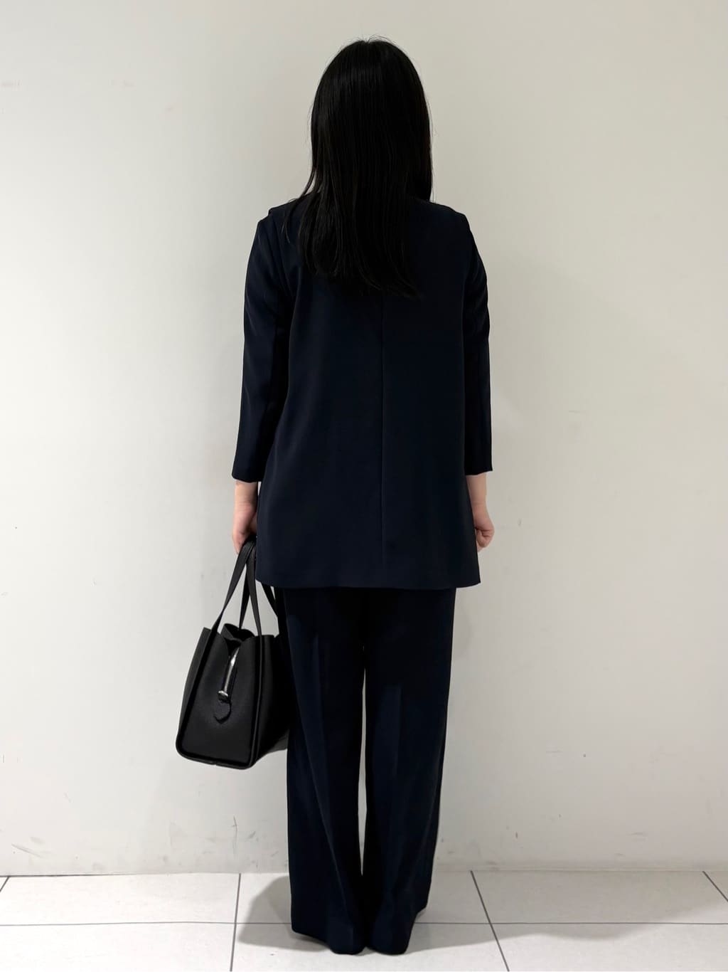 momokoさんの「INDIVI｜【洗える／多機能／SETUP可】着る日傘ジレジャケット」を使ったコーディネート