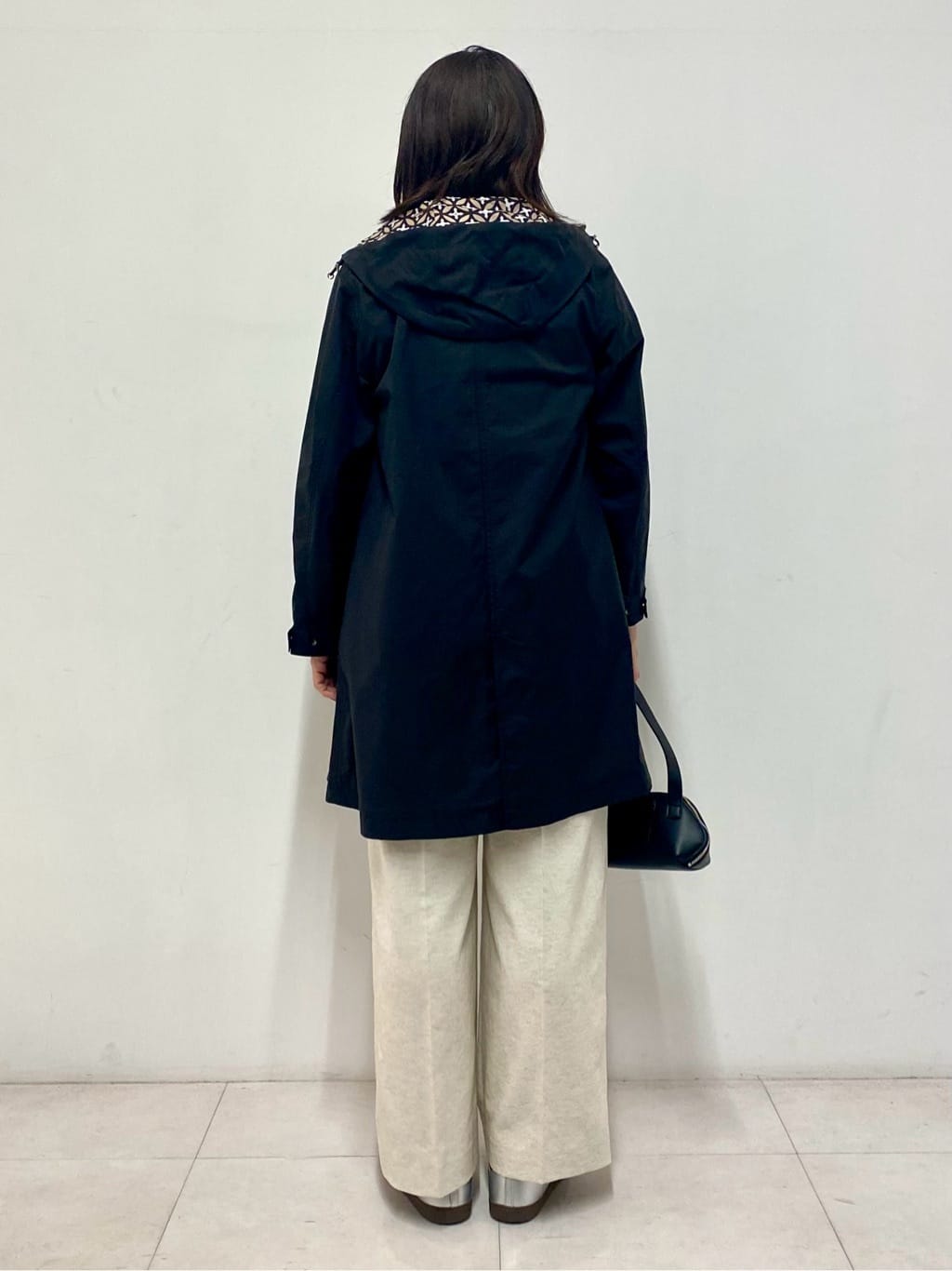 Sawaguchiさんの「DRESSTERIOR｜【ウォッシャブル/撥水素材】撥水フーテッドツイルコート」を使ったコーディネート