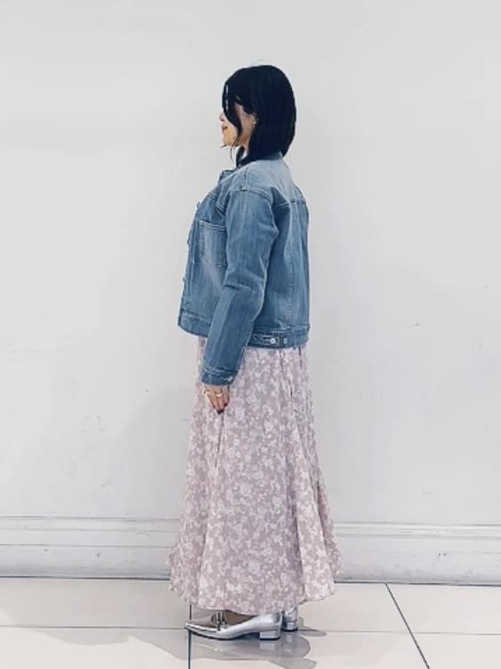 チョコさんの「grove｜着心地軽やか、動きやすいストレッチデニムジャケット」を使ったコーディネート