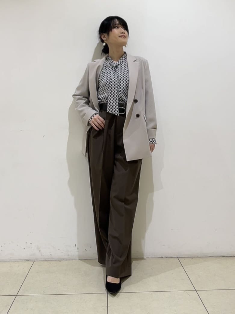 watanabeさんの「UNTITLED｜【新色追加/セットアップ可】エアリー ダブルブレストジャケット」を使ったコーディネート
