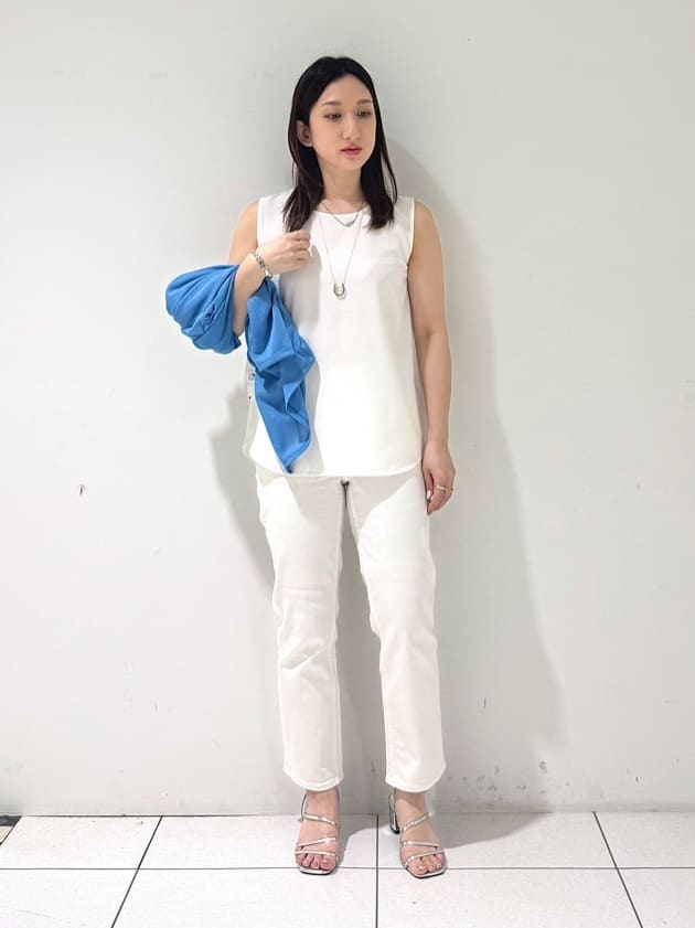 そんさんの「INDIVI｜【洗える／シアーストライプ】ロング丈着流しカーディガン」を使ったコーディネート