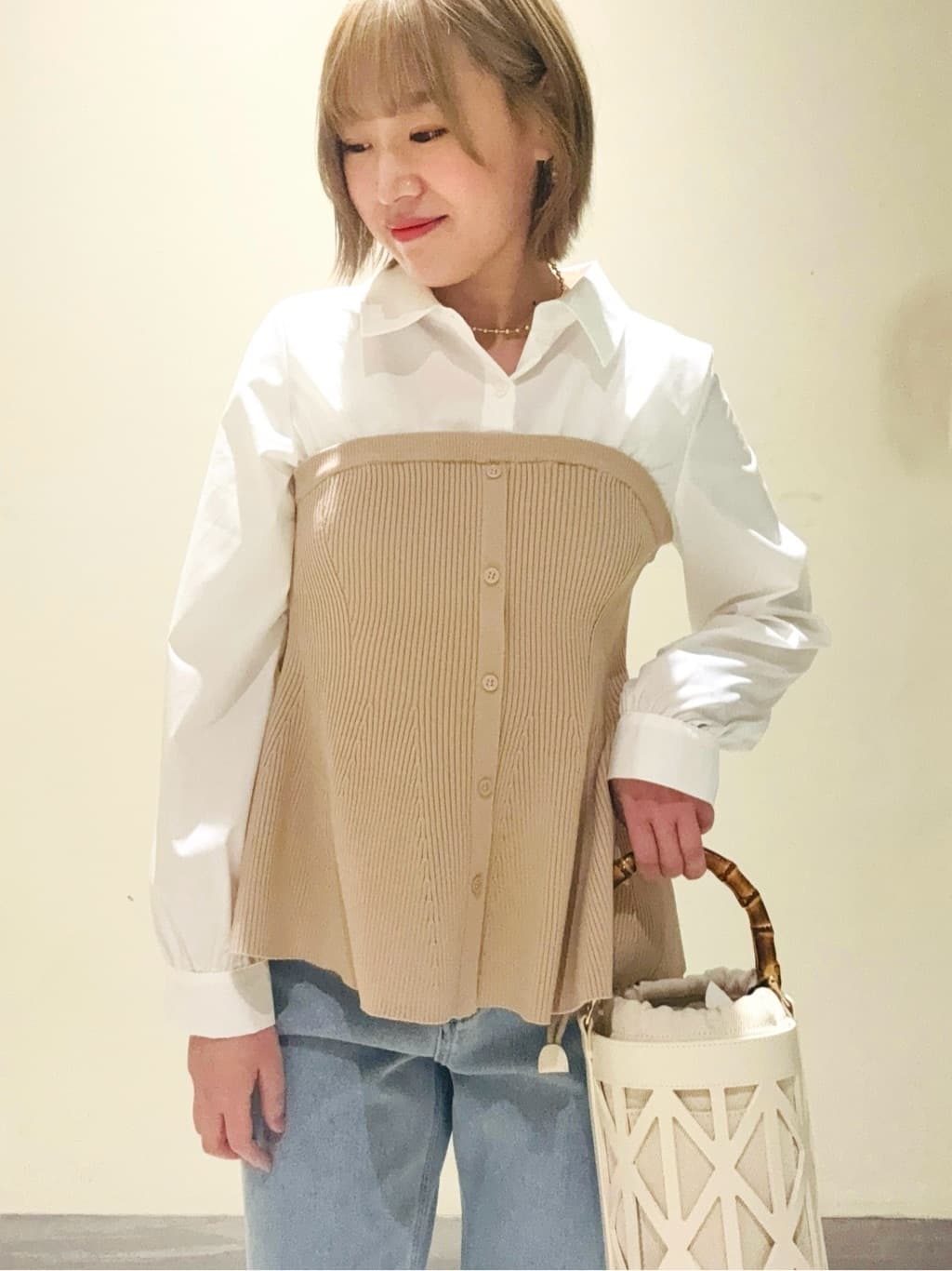 みきちぃさんの「index｜シャツドッキングペプラムニット【洗濯機OK】」を使ったコーディネート