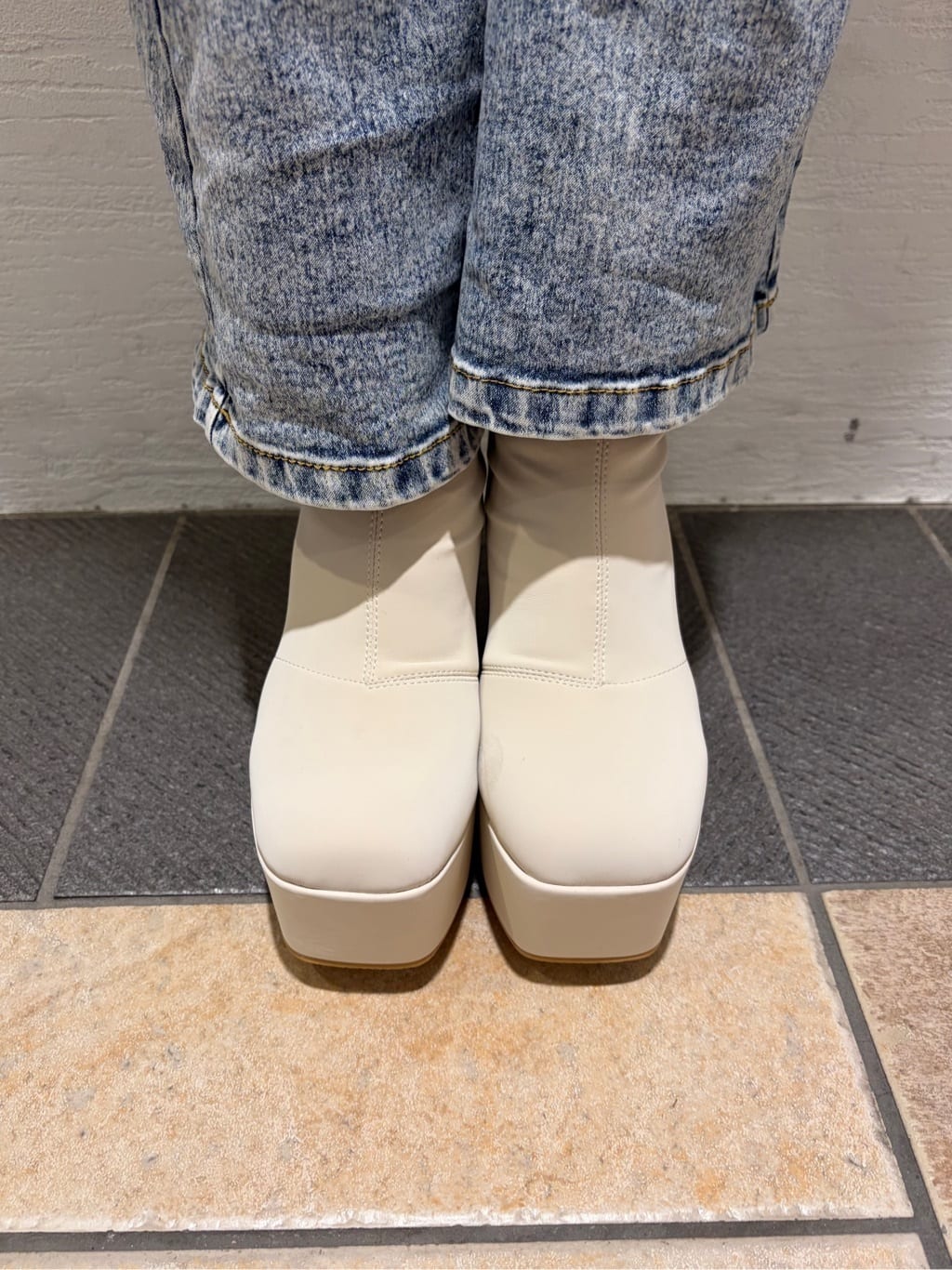 SACHAさんの「ESPERANZA｜【ラク盛り/約12cm】ラク盛り厚底ショートブーツ」を使ったコーディネート