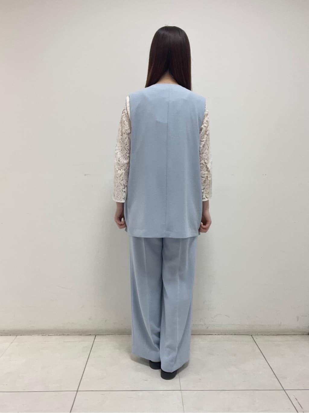mさんの「INDIVI｜【洗える／多機能／SETUP可】着る日傘ジレジャケット」を使ったコーディネート