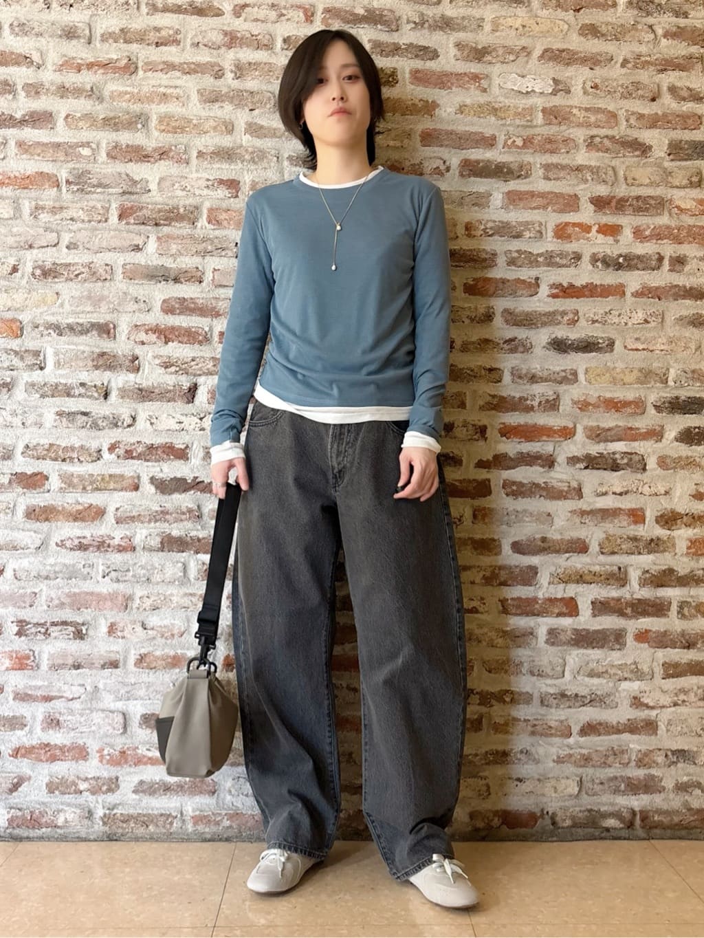 しばさんの「THE SHOP TK｜ふわふわミニシャギー クルーネックカーディガン」を使ったコーディネート