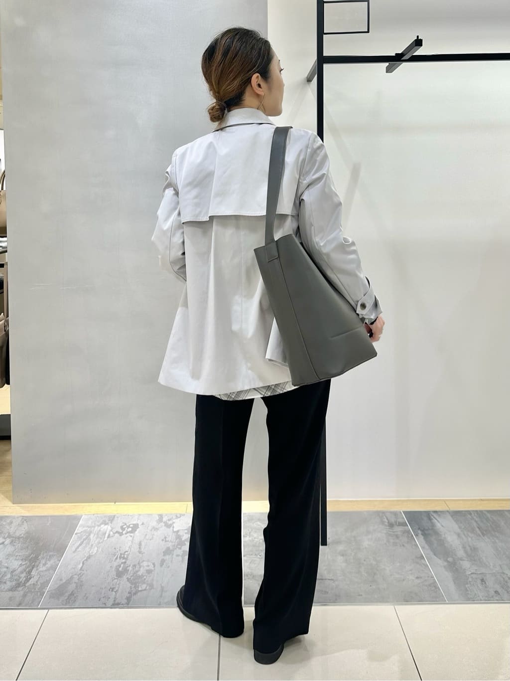 MAIさんの「INDIVI｜【洗える／レイヤードにおすすめ】シャーリングレース ロングTシャツ」を使ったコーディネート