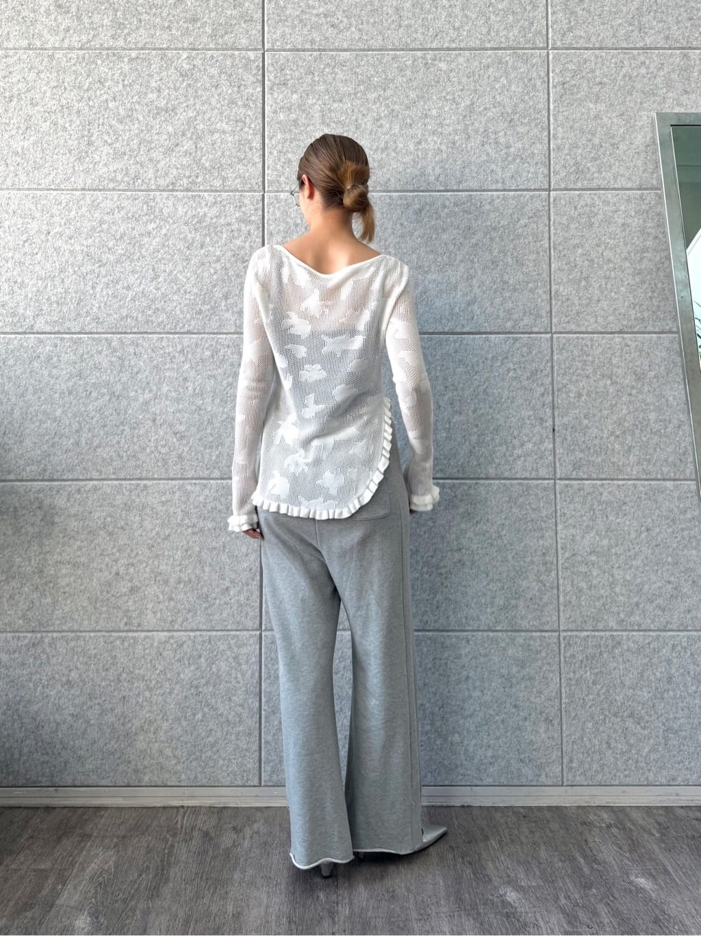 uchi__yamaさんの「CODE A｜flower mesh pullover」を使ったコーディネート
