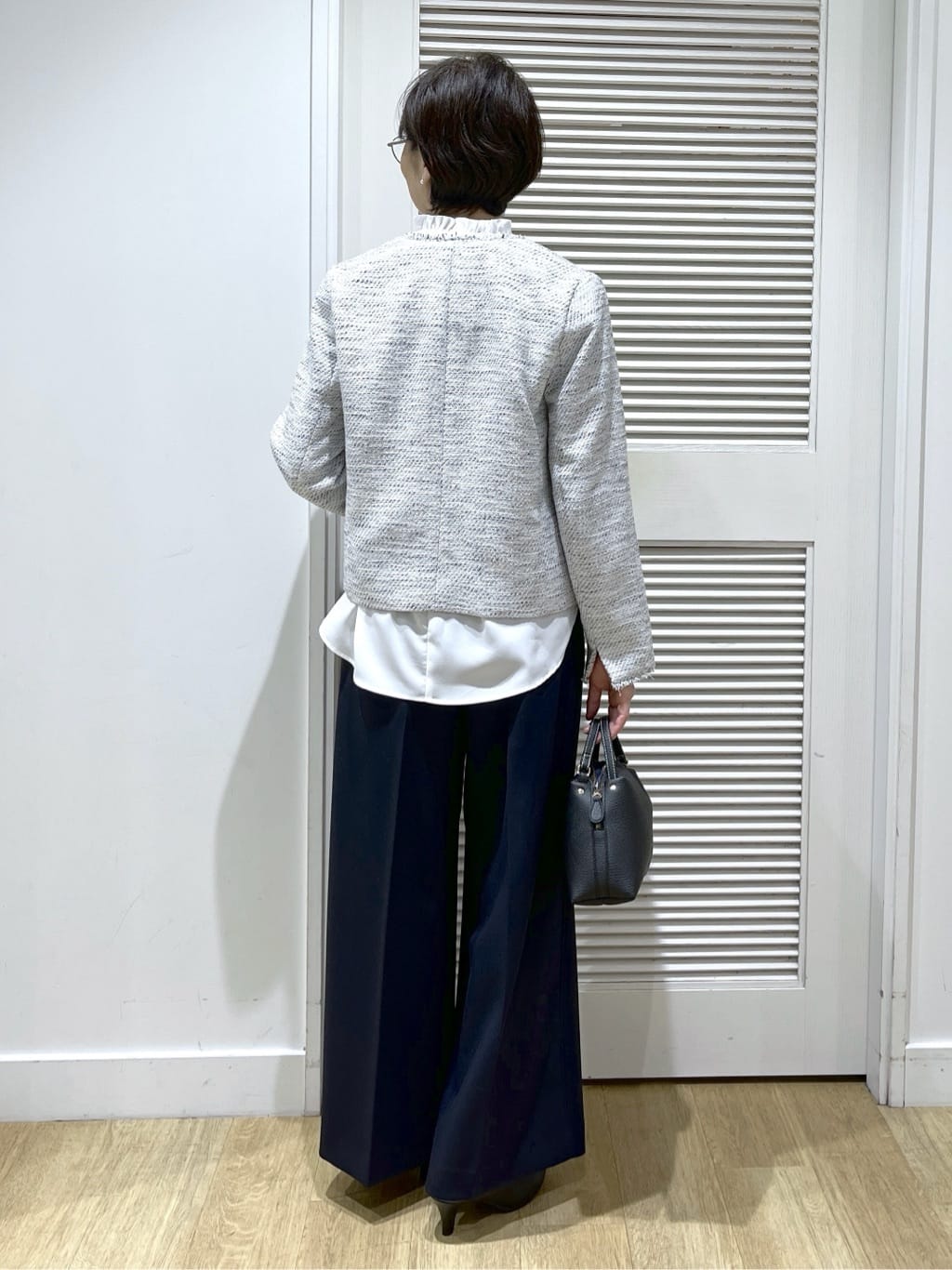 Miyazakiさんの「Dessin｜ツイードクルーネックジャケット」を使ったコーディネート