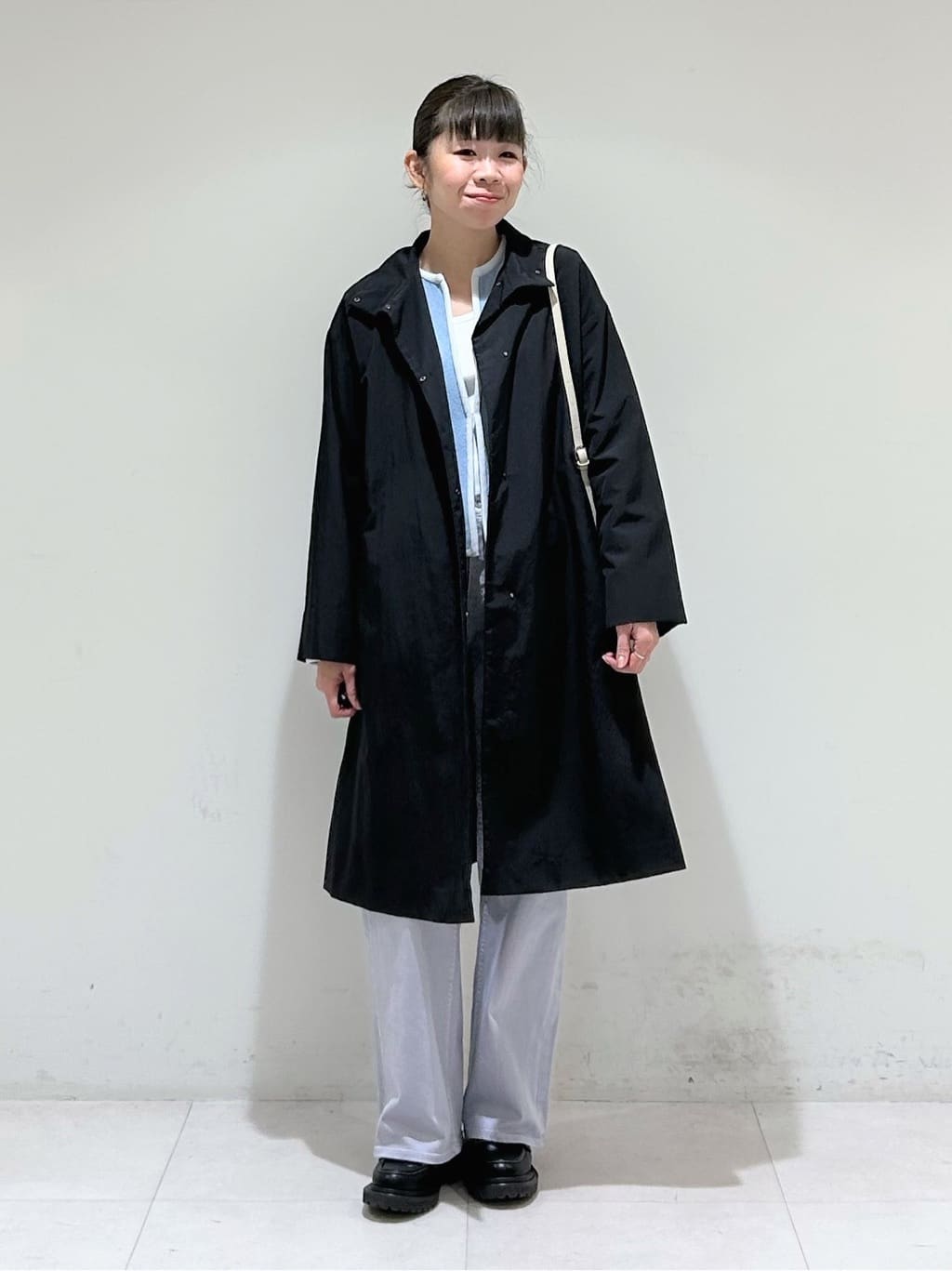 tsuyuさんの「INDIVI｜【合皮】スタッズ風メタルポシェットバッグ」を使ったコーディネート