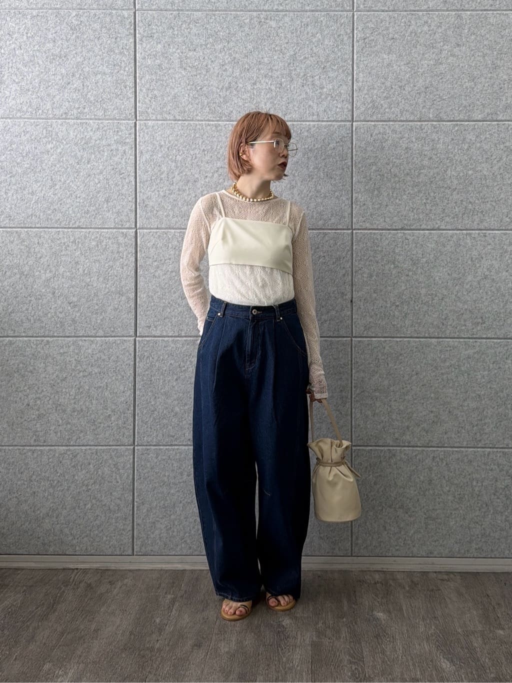mikuさんの「INDIVI｜バレルデニムパンツ」を使ったコーディネート