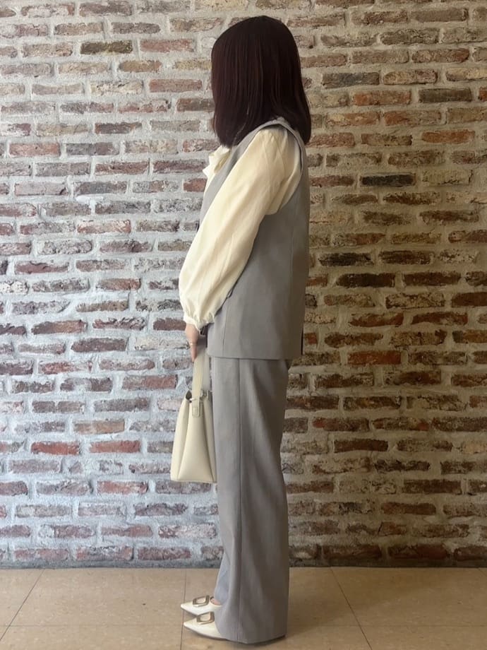 tokiさんの「THE SHOP TK｜【通勤にもカジュアルにも】CAVIAN ジレ/セットアップ可」を使ったコーディネート