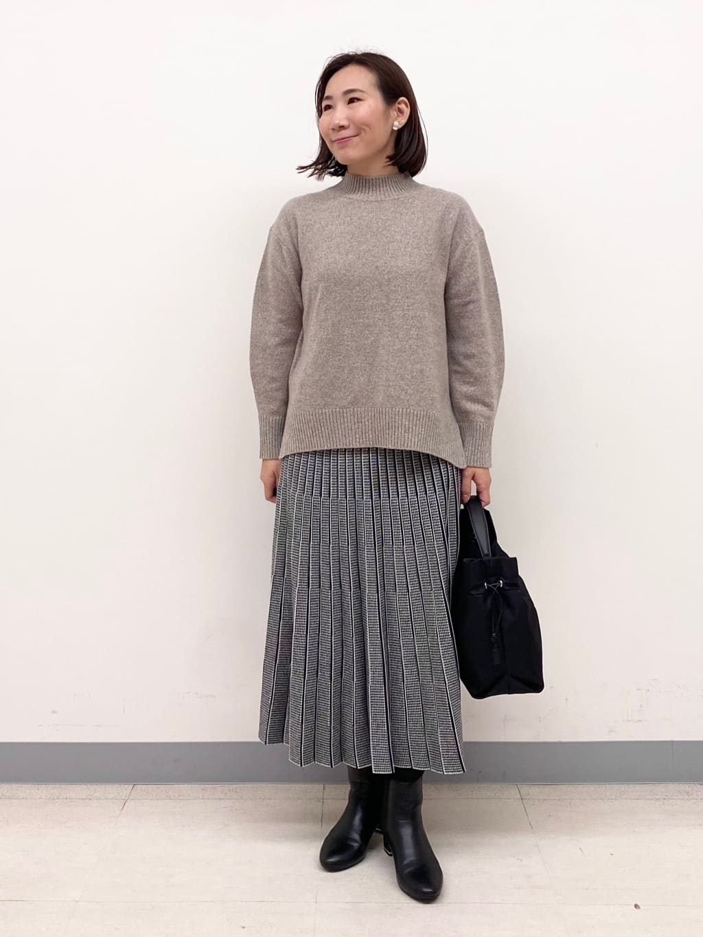 YUKARIさんの「INDIVI｜【名品／撥水／抗菌防臭】ショート丈リサイクルダウンコート」を使ったコーディネート