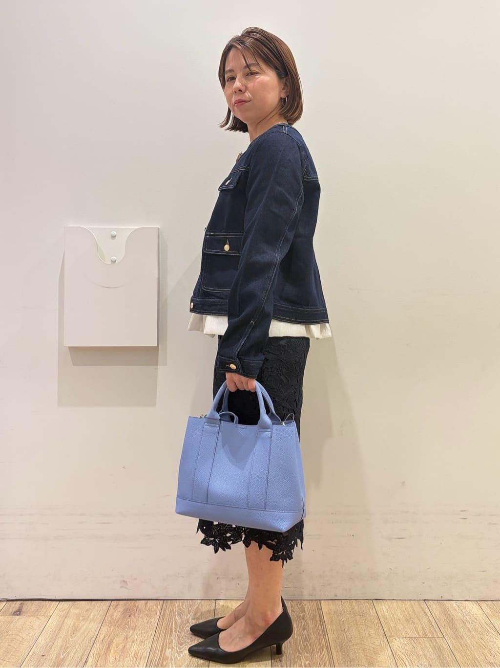 YUKOさんの「index｜ペプラムレイヤード多釦カーディガン【洗濯機OK】」を使ったコーディネート