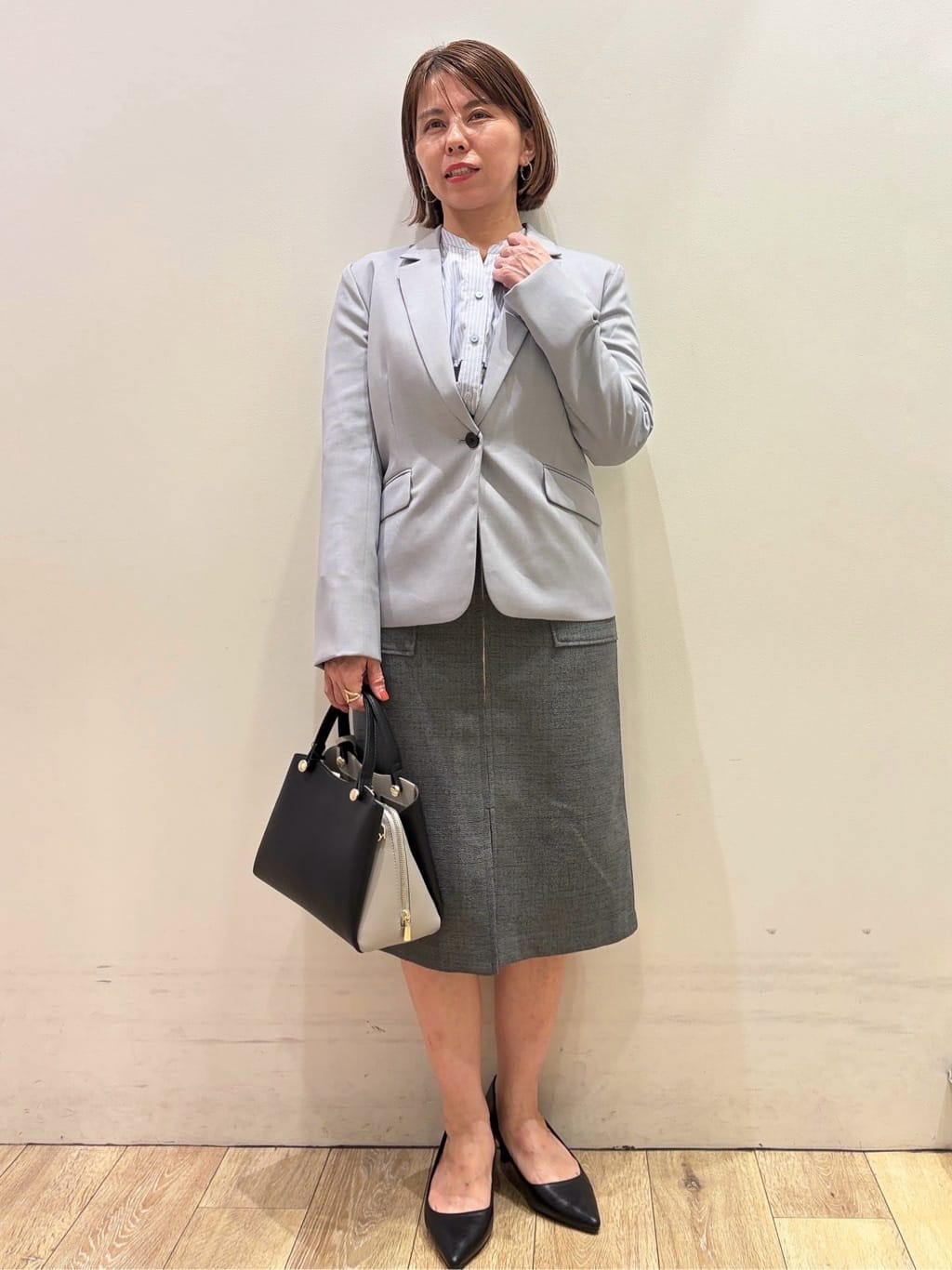 YUKOさんの「index｜フリルキーネックシャツ【洗濯機OK／イージーアイロン／防シワ】《XS～LL／7col》」を使ったコーディネート
