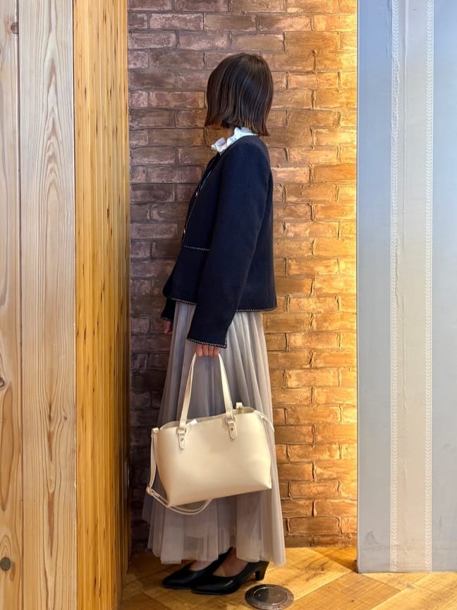 mieさんの「SHOO･LA･RUE｜【S-3L】オンとオフで印象が変わる ライトツイードジャケット」を使ったコーディネート