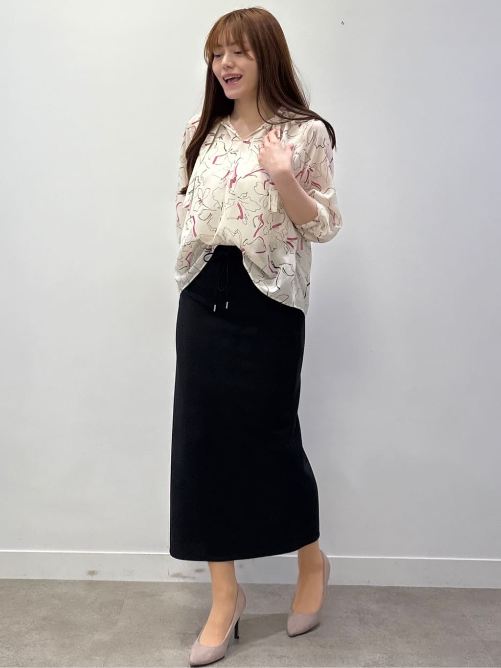 sayaさんの「COUP DE CHANCE｜【手洗い可/通勤服】シアーローン花柄ブラウス」を使ったコーディネート