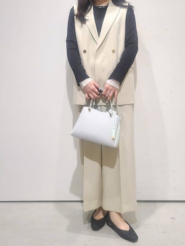 hmさんの「OPAQUE.CLIP｜レイヤード風クルーネックリブニット【洗濯機OK】」を使ったコーディネート