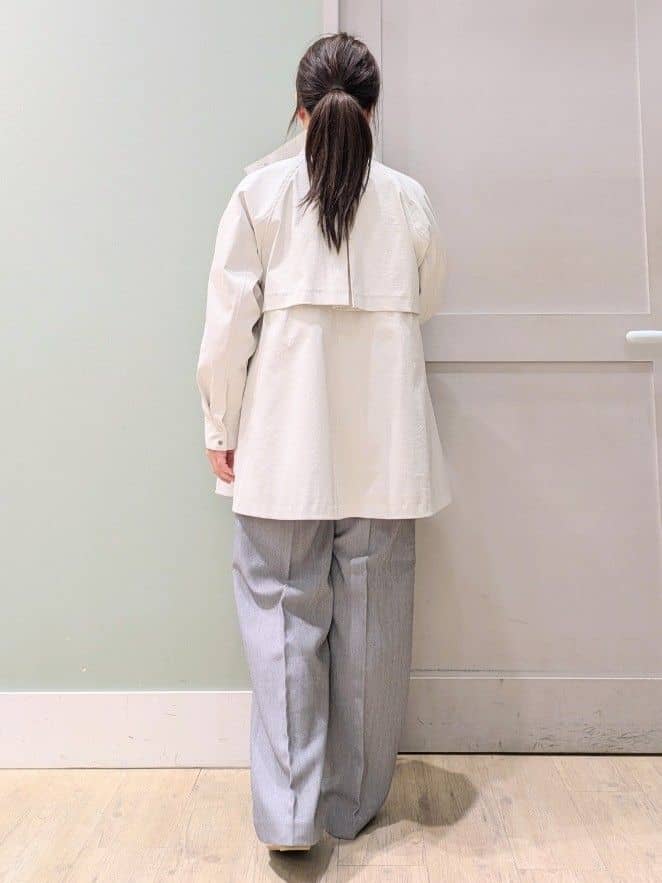 チグ♪さんの「grove｜【撥水／シルエット2WAY】羽織るだけでサマになる、スタンドネックテントラインコート」を使ったコーディネート