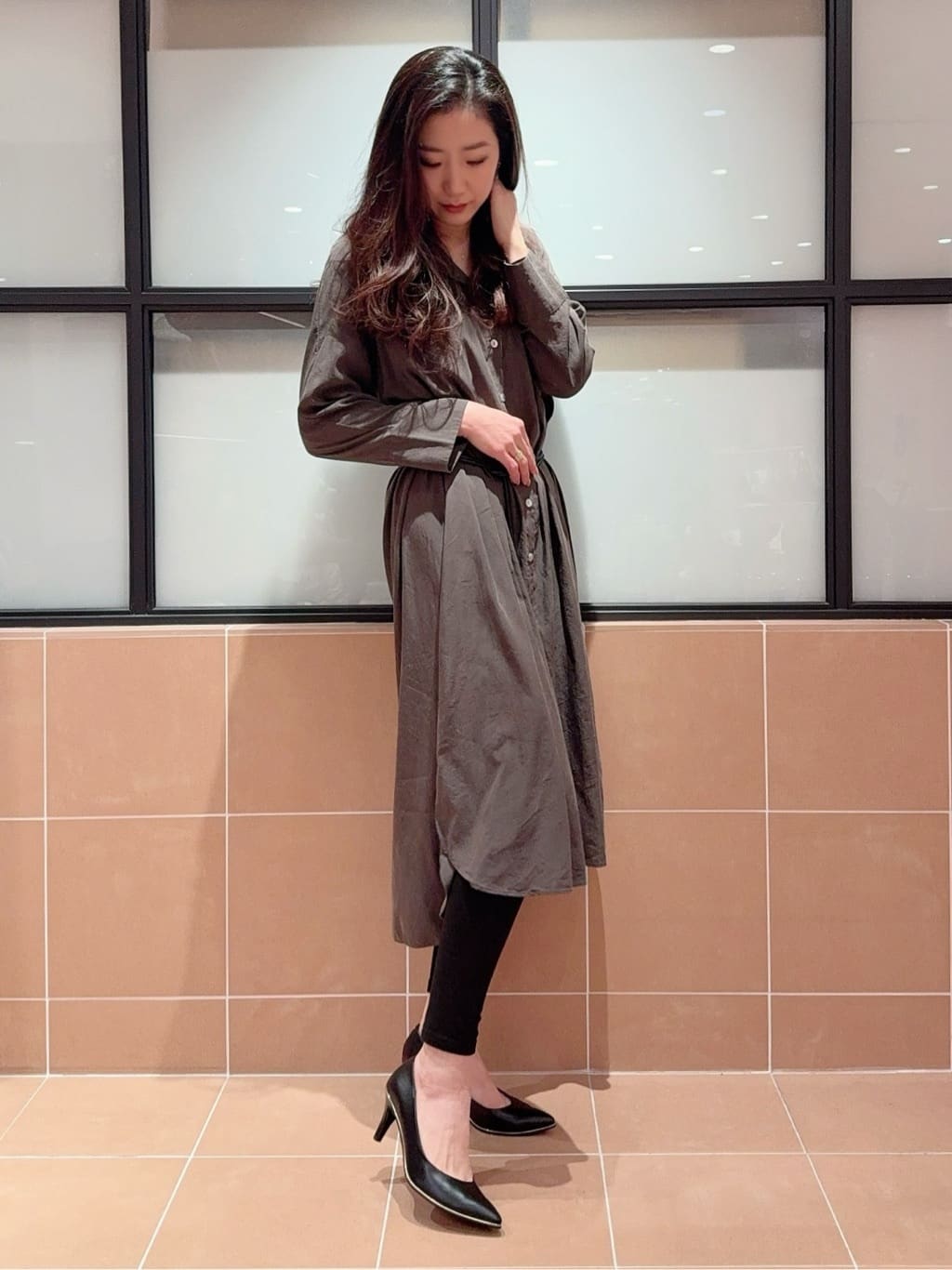 kaoriさんの「ESPERANZA｜【12時間パンプス】約7.5㎝　歩きやすくて疲れにくい」を使ったコーディネート