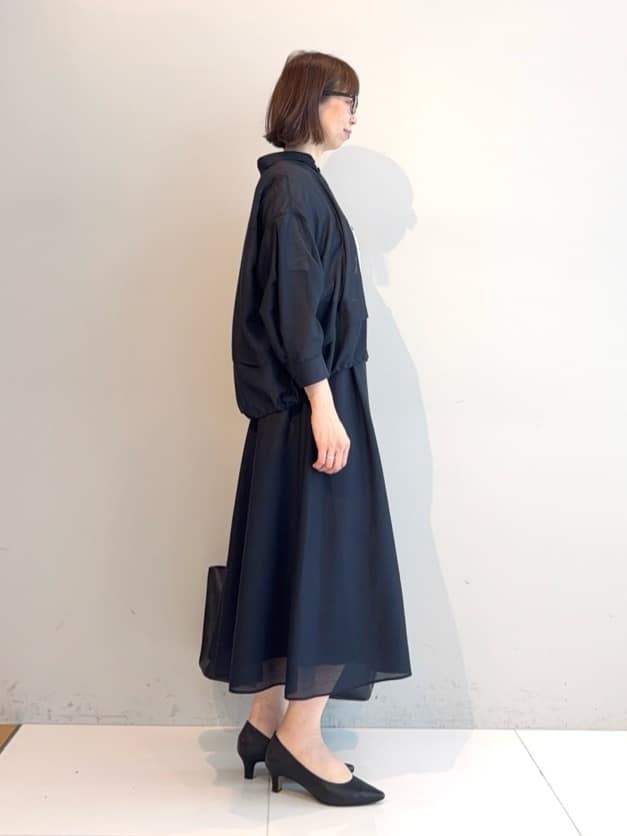 murayamaさんの「INDIVI｜【接触冷感／洗える／2WAY】ドロスト付 シアーシャンブレーシャツ」を使ったコーディネート