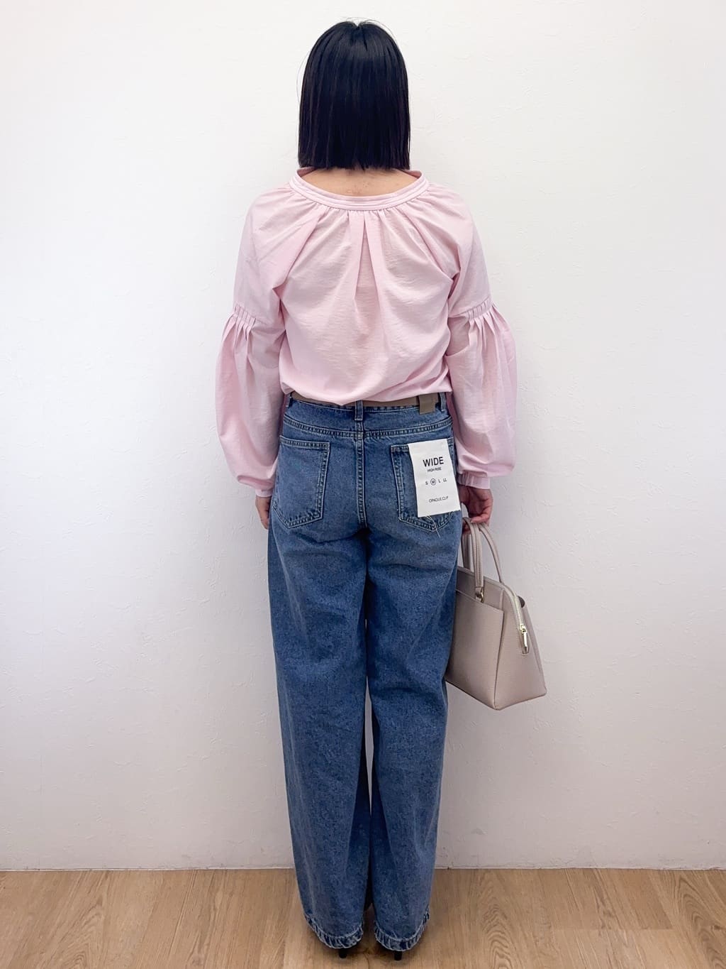Takeさんの「OPAQUE.CLIP｜ワイドストレートデニムパンツ【洗濯機OK】《S～LL》」を使ったコーディネート