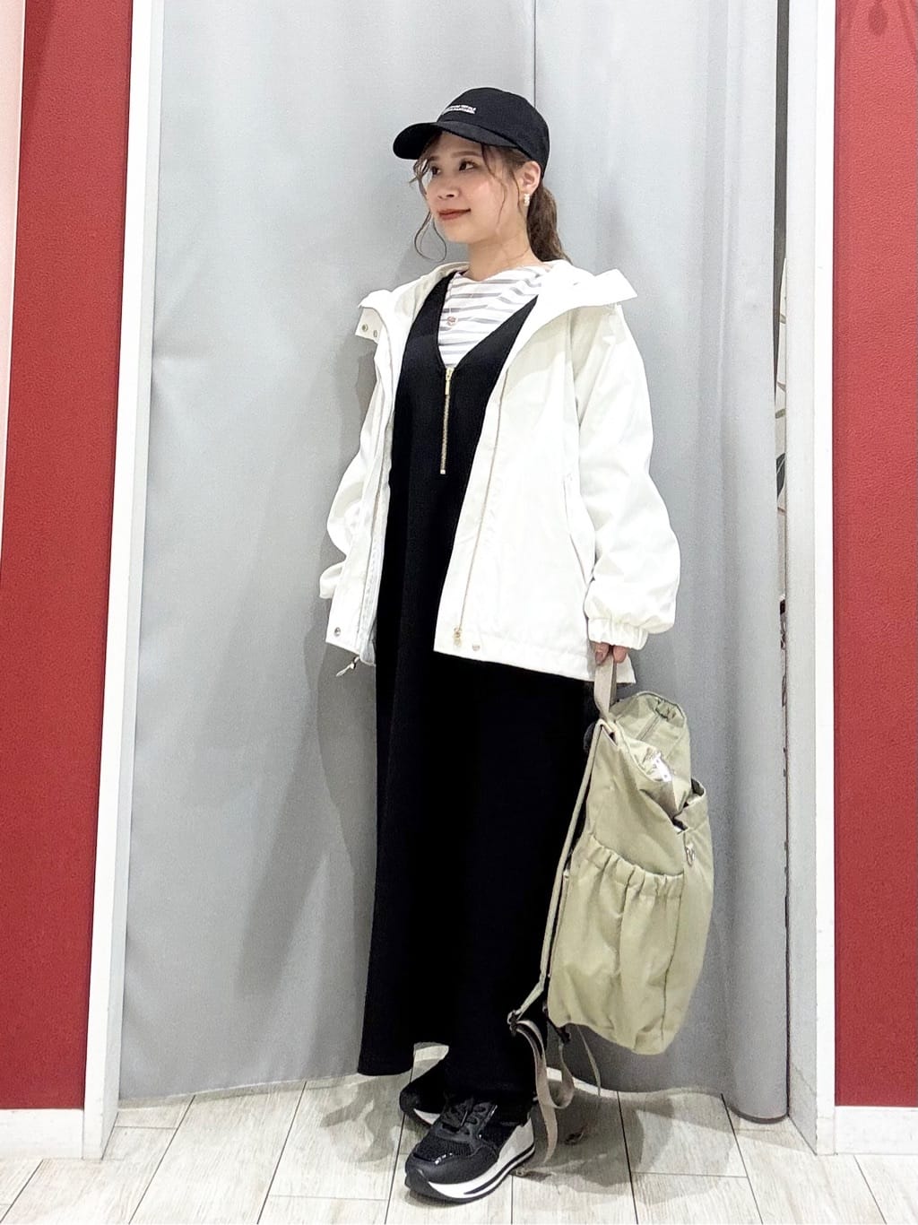 shioさんの「SHOO･LA･RUE｜ヒールアップスニーカー」を使ったコーディネート