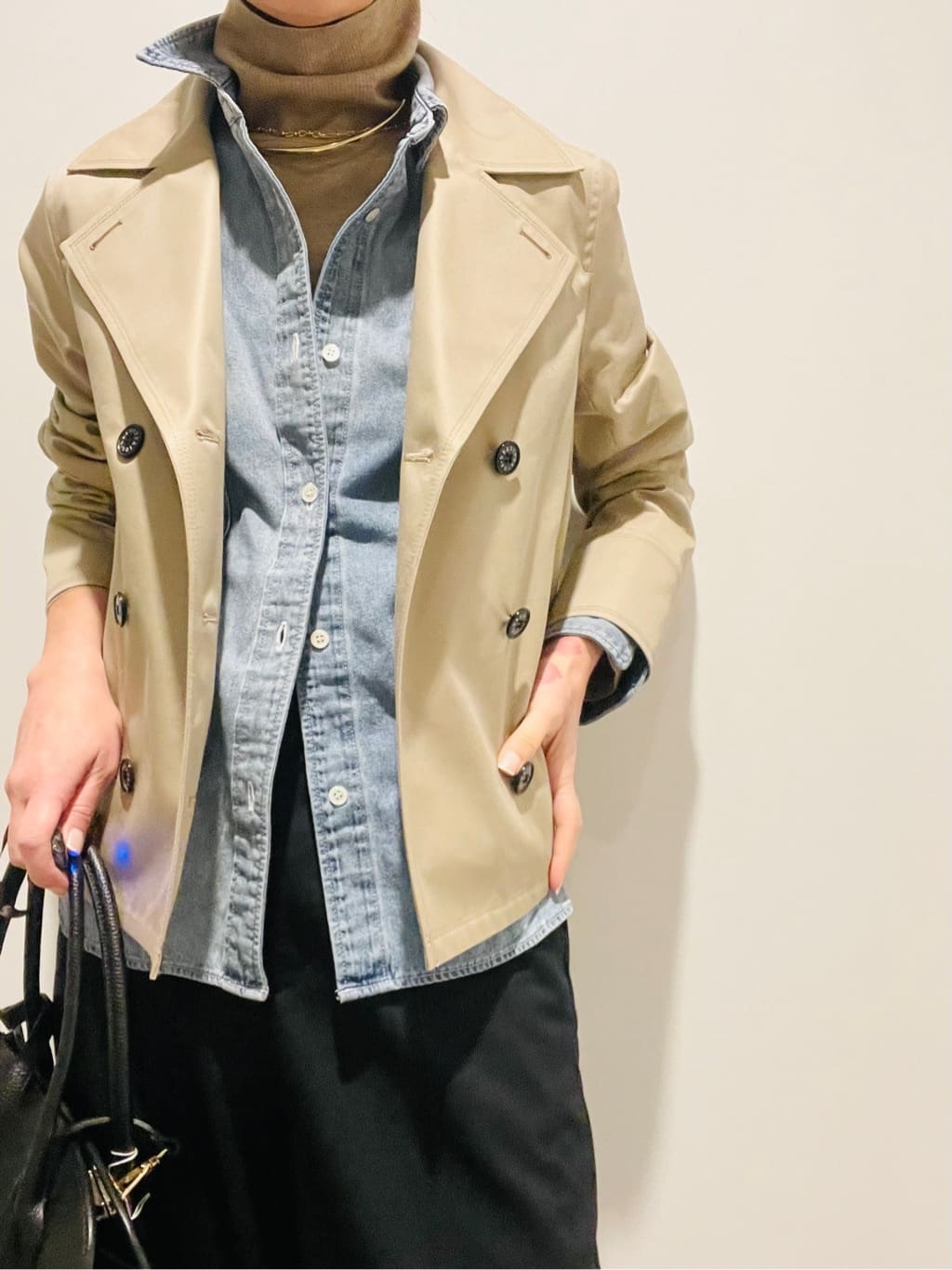 Annさんの「DRESSTERIOR｜【ウォッシャブル/撥水素材】Aラインショートトレンチジャケット」を使ったコーディネート