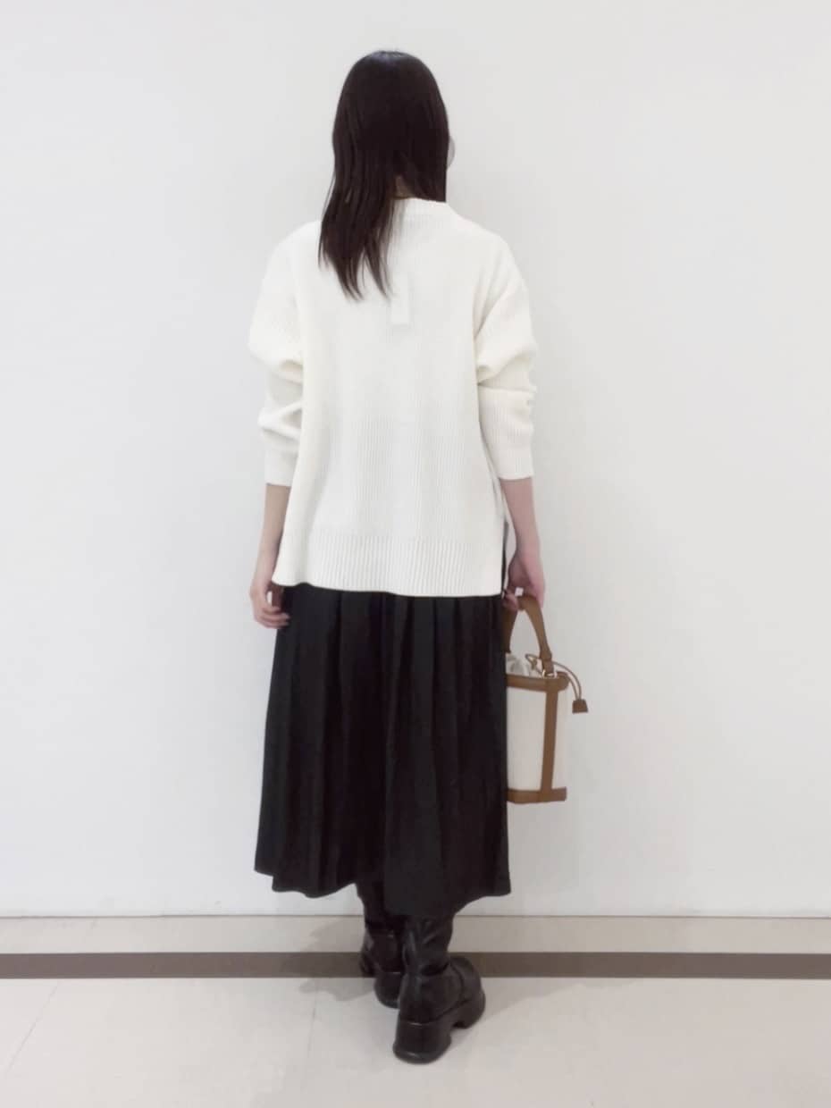 yukaさんの「Reflect｜【腰周りカバー／長め丈】モックネックニットプルオーバー」を使ったコーディネート
