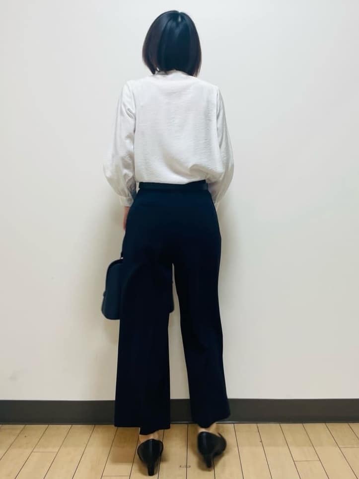 Riiさんの「Reflect｜【SS-4Lサイズ／通勤／セレモニー／セットアップ可】タック入りワイドパンツ」を使ったコーディネート