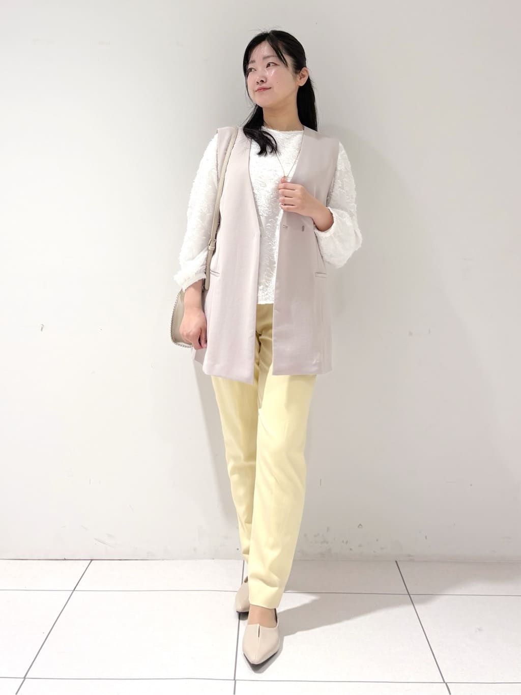 momokoさんの「INDIVI｜【洗える／多機能／SETUP可】着る日傘ジレジャケット」を使ったコーディネート