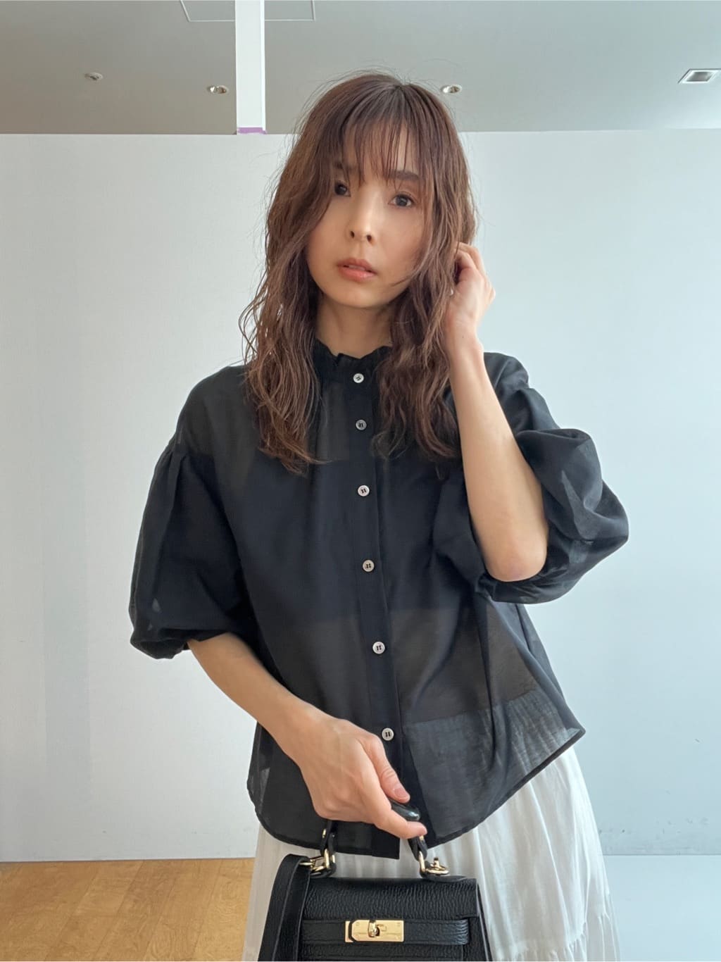 misaさんの「DRESSTERIOR｜【1枚で着映え/ウォッシャブル】スタンドフリルボリュームスリーブブラウス」を使ったコーディネート