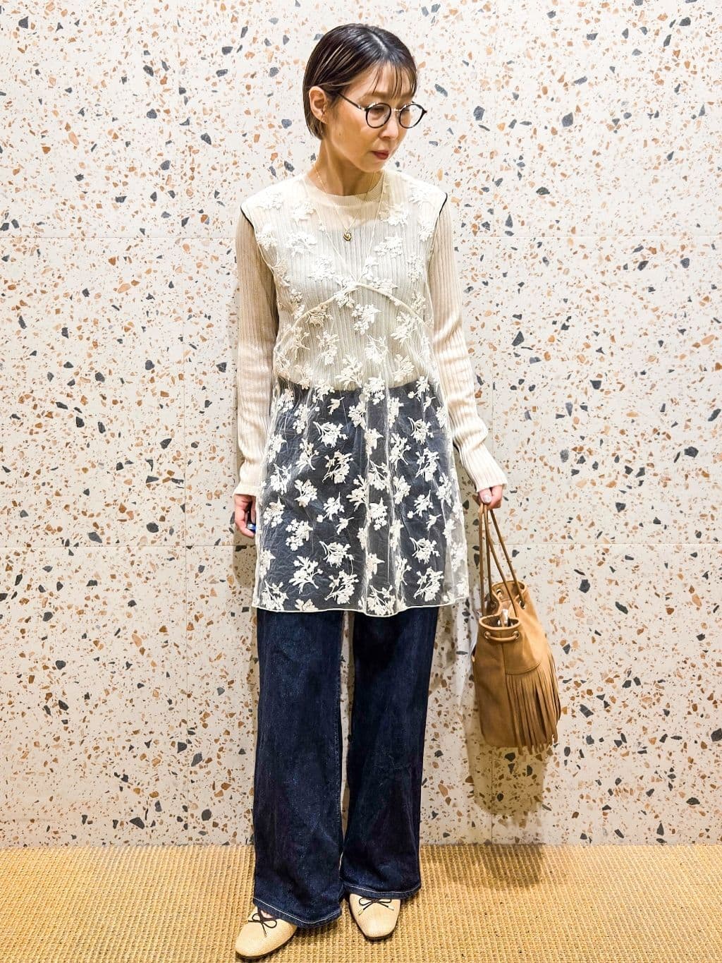 yoshimiさんの「OPAQUE.CLIP｜シアー刺繍チュニックブラウス【洗濯機OK】」を使ったコーディネート